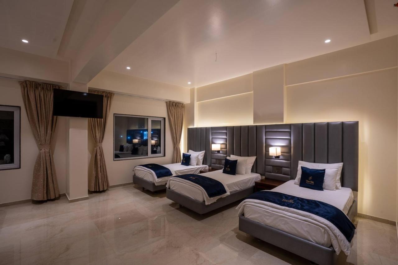 Mastiff Grand The Sia Palace Suites & Banquets, Khopoli, Near Imagica ภายนอก รูปภาพ